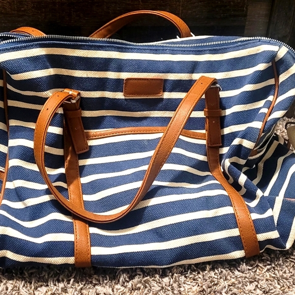 Just Fab Weekender - Picture 3 of 4